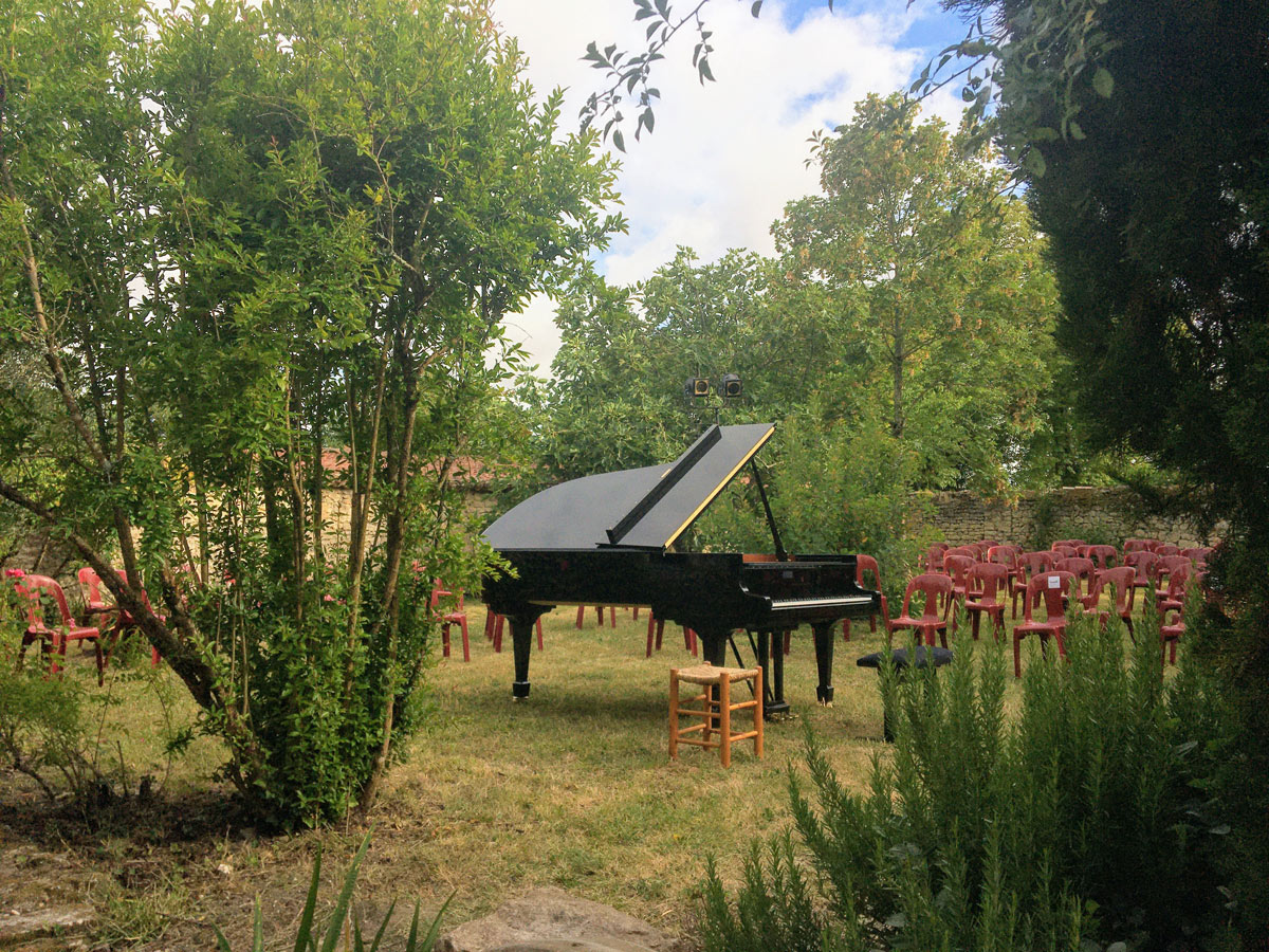 CG PIANOS